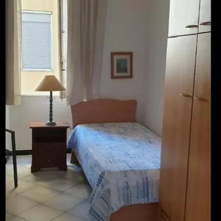 Casa Vacanze Cagliari ホームステイ *