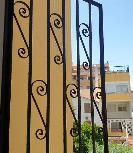 Casa Vacanze Cagliari ホームステイ *